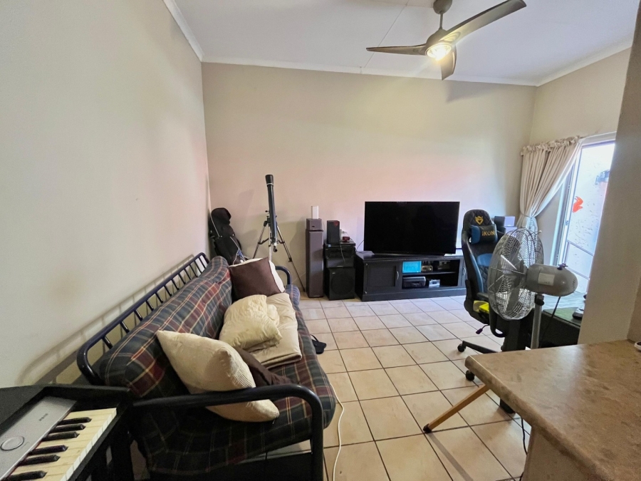 3 Bedroom Property for Sale in Safari Gardens North West
